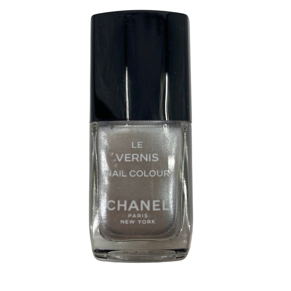 Chanel Le Vernis Nail Colour Carillon Silver Bells .44 oz polish limited edition